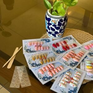 Nail Press On (With Glow)